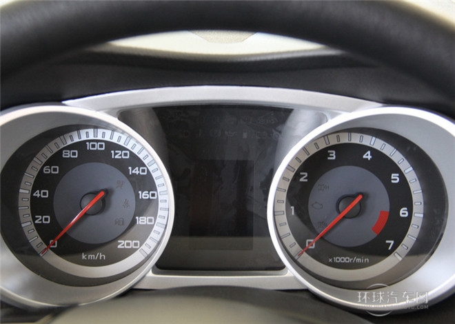 2015款 探索版 2.0T 柴油4X2豪华型