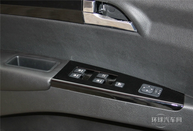 2015款 探索版 2.0T 柴油4X4超豪华型