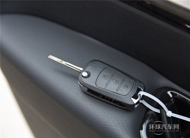 2015款 探索版 2.0T 汽油4X4豪华型