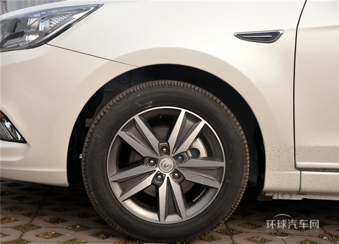 2015款 1.6L 自动旗舰型