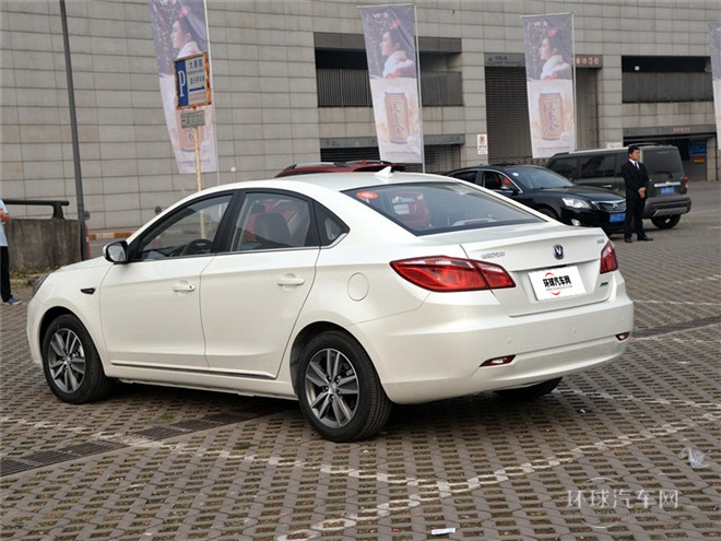 2015款 1.6L 自动旗舰型