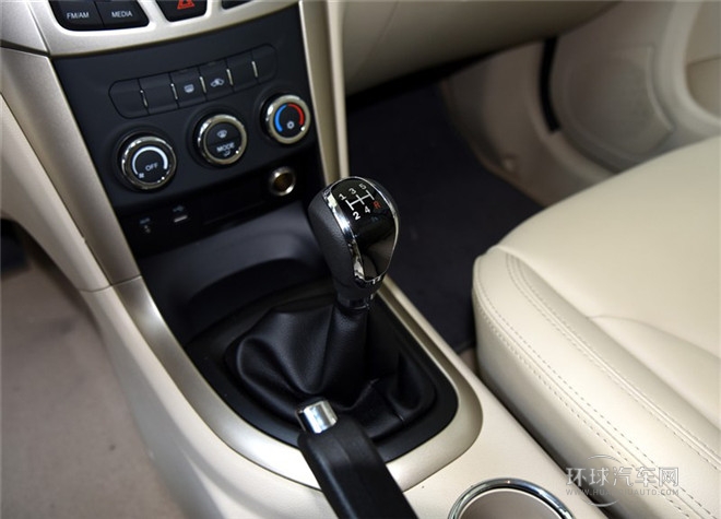 2015款 2.0L 手动挚爱版
