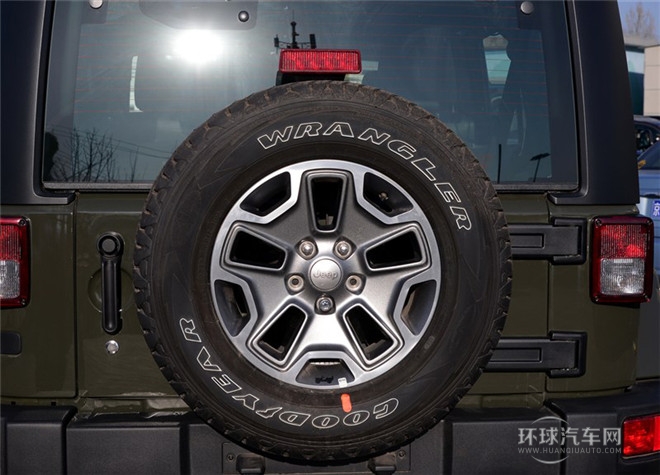 2015款 3.0L 四门版 Sahara