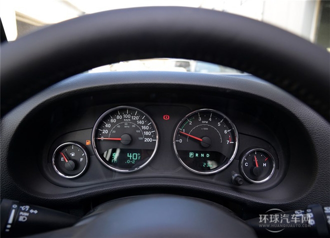 2015款 3.0L 四门版 Sahara