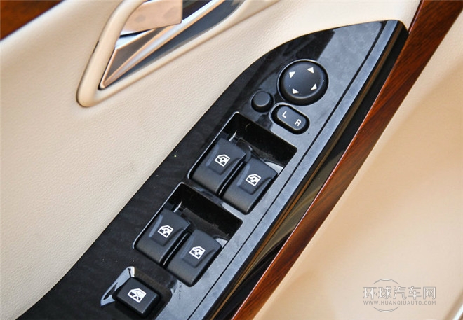 2015款 2.0L 手动时尚型