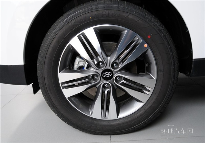 2015款 2.4L 自动两驱领先型 国V