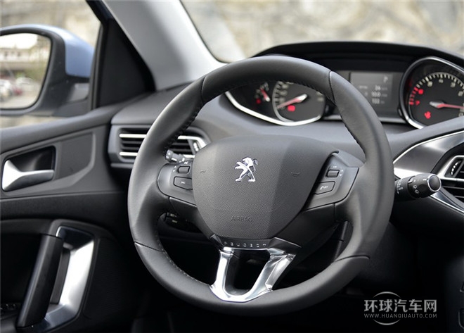 2015款 1.6T 自动睿驰版