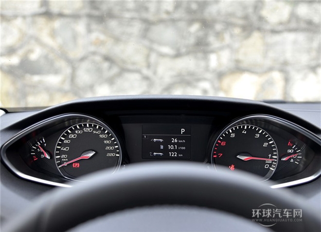 2015款 1.6T 自动睿驰版