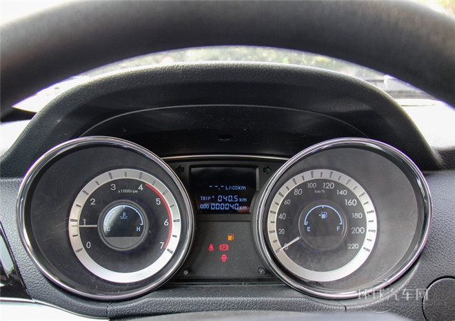 2015款 1.9T两驱柴油标准型