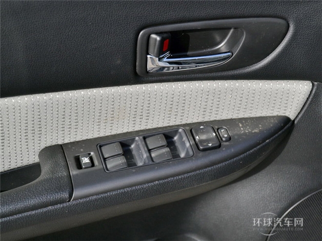 2015款 2.0L 自动超豪华型