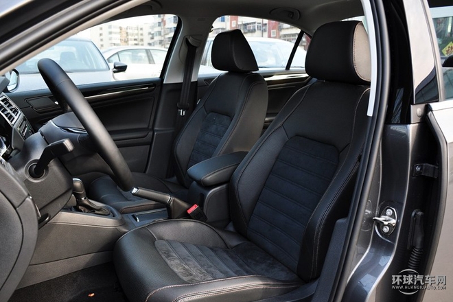 2015款 230TSI 自动豪华型
