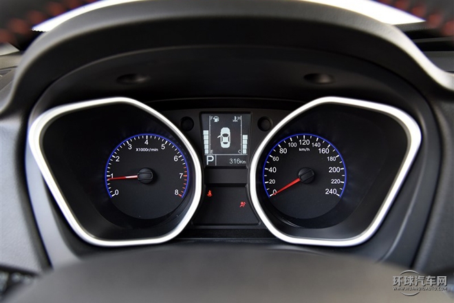 2015款 运动版 2.0L 自动尊贵型