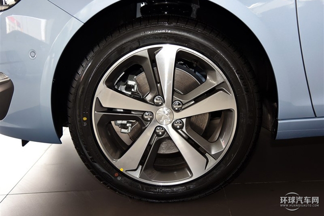 2015款 1.6T 自动劲驰版