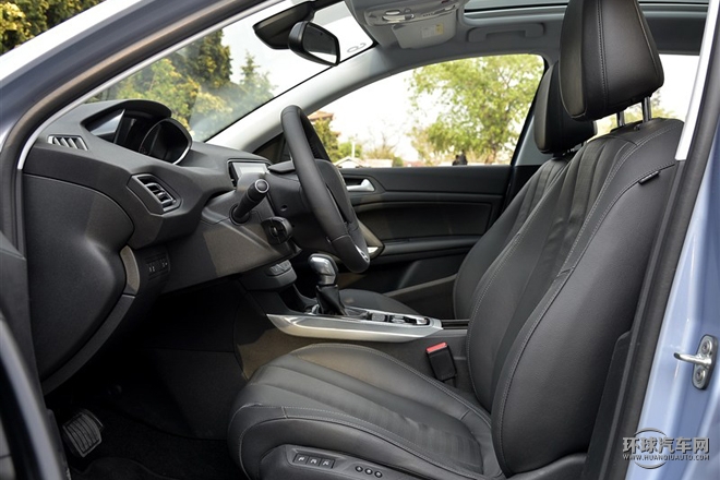 2015款 1.6T 自动劲驰版
