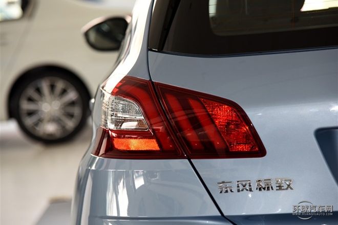 2015款 1.6T 自动劲驰版