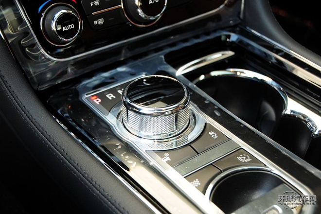2015款 XJL 2.0T 两驱尊享商务版