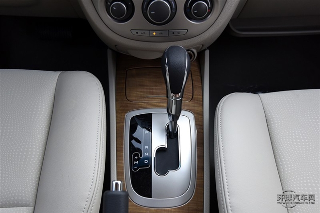 2015款 1.5L 自动经典型