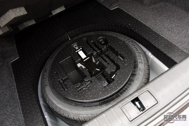 2015款 礼宾限量版 1.8T 尊享型