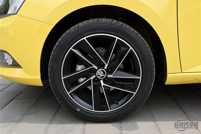 2015款 1.6L 自动运动版