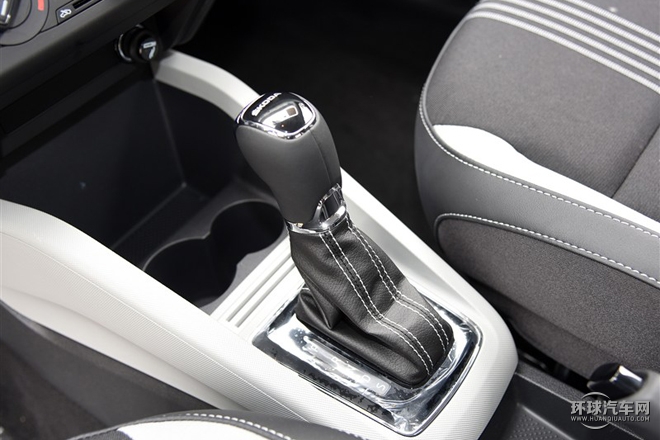 2015款 1.6L 自动运动版