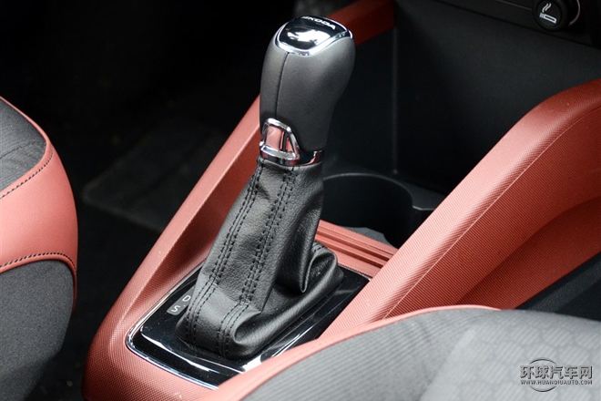 2015款 1.6L 自动智行版