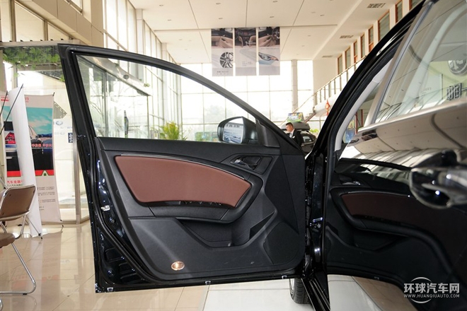 2015款 1.8T 自动豪华型