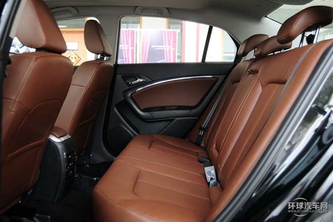 2015款 1.8T 自动豪华型