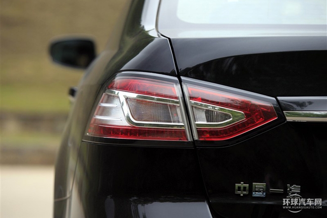 2015款 1.8T 自动旗舰型
