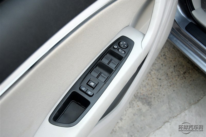 2015款 1.8T 自动舒适型