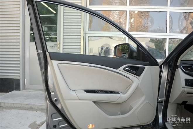 2015款 1.8T 自动舒适型