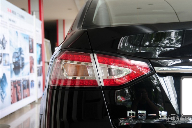 2015款 1.8T 自动尊贵型