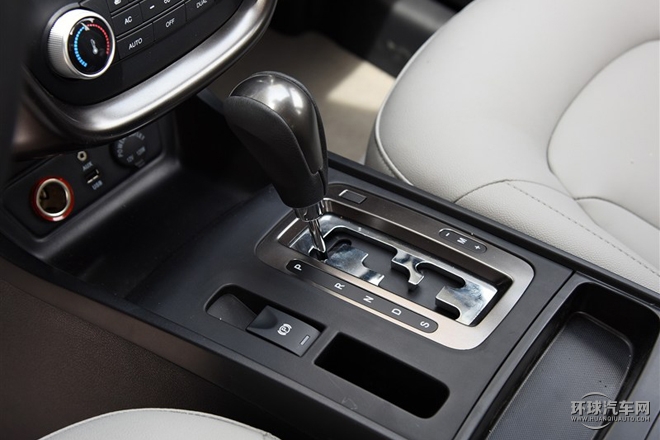 2015款 1.8T 自动豪华型