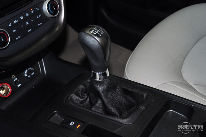 2015款 2.0L 手动豪华型