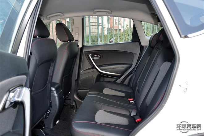 2015款 2.0L 手动基本型