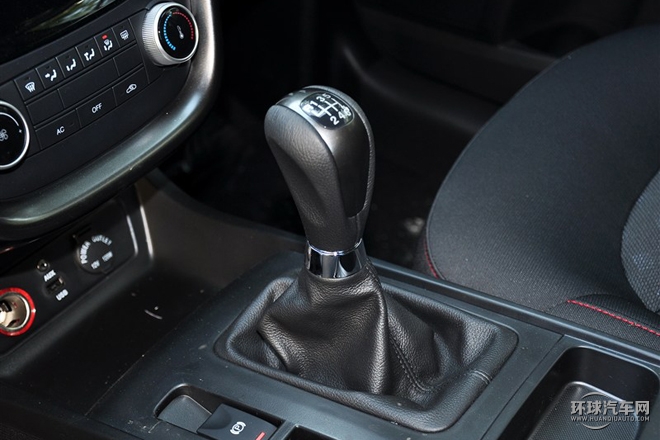 2015款 2.0L 手动基本型