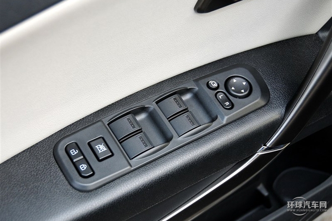 2015款 2.0L 自动豪华型