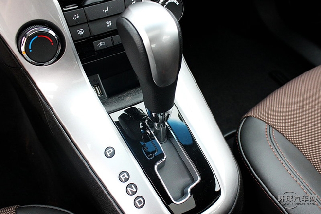 2015款 掀背 1.6L 自动舒适版