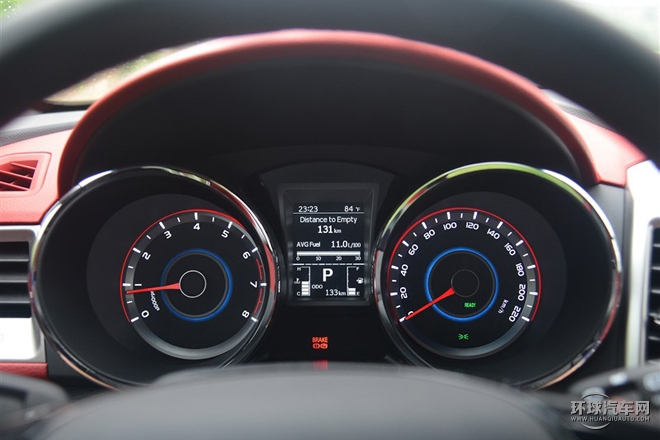 2015款 1.6L 自动两驱致酷版