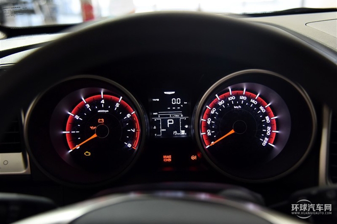 2015款 1.6L 自动两驱致炫版