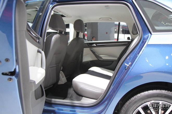 2015款 230TSI DSG舒适型