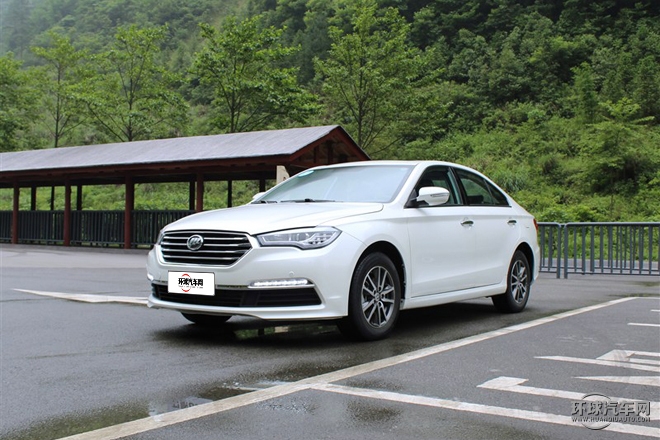 2015款 2.4L 自动旗舰型