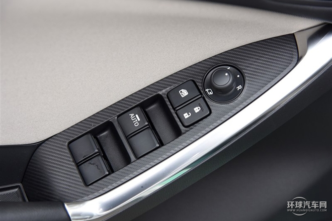 2015款 2.0L 手动两驱舒适型