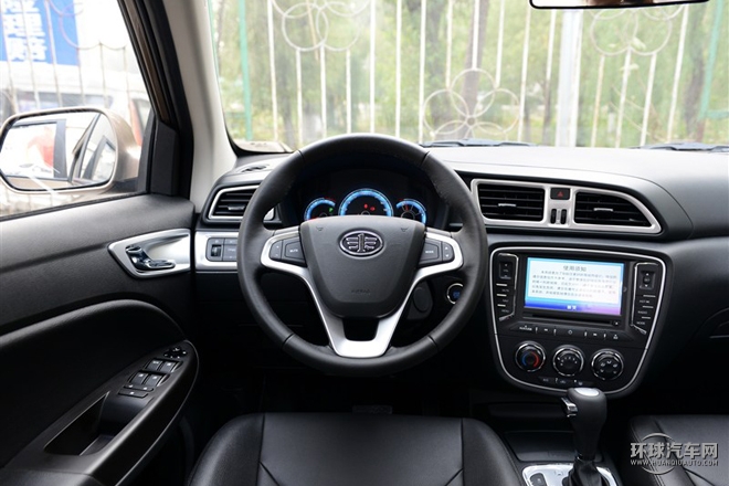 2015款 1.8L 自动豪华型