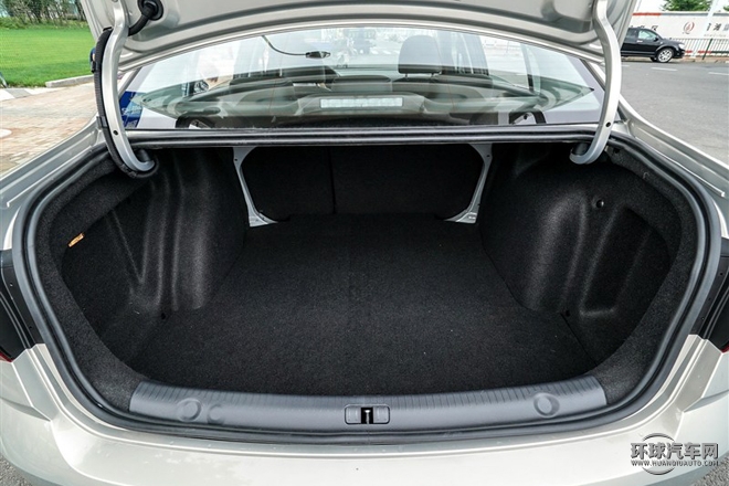 2015款 230TSI DSG 舒适版