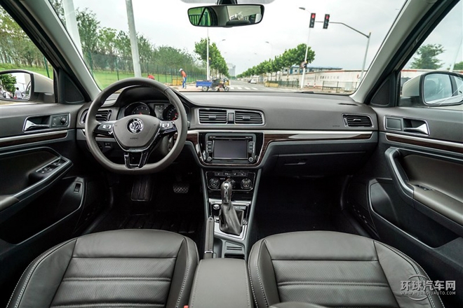 2015款 230TSI DSG 豪华版
