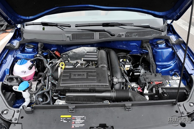 2015款 230TSI DSG舒适版