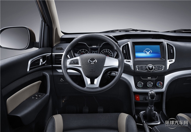 2015款 1.5L 手动标准型