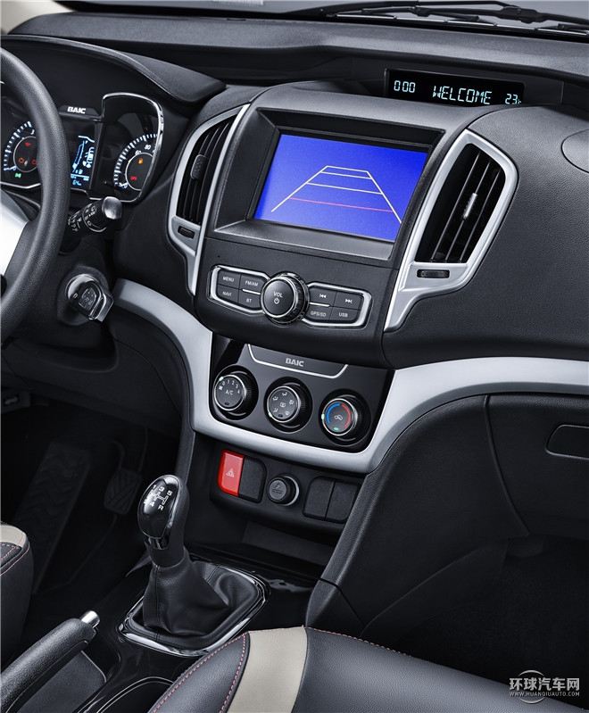 2015款 1.5L 手动标准型
