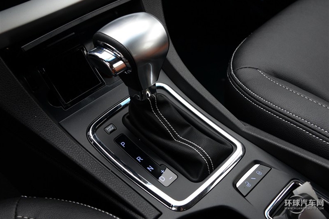 2015款 两厢RS 1.3T CVT向上版