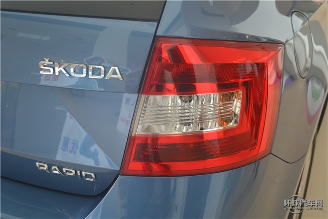 2016款 1.6L 自动创行版